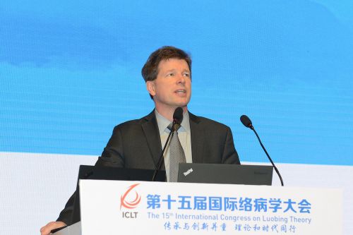 美国杜克大学临床研究中心Eric D.Peterson教授在开幕式上致辞
